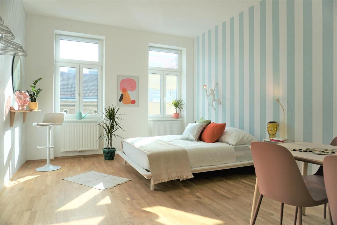 Modern 2Br Apartments - Full Kitchen - Schoenbrunn Area - 15 Mins To City Center Vienna Esterno foto
