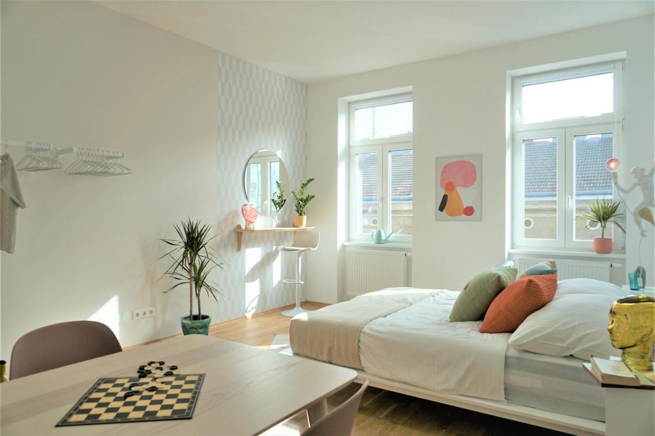 Modern 2Br Apartments - Full Kitchen - Schoenbrunn Area - 15 Mins To City Center Vienna Esterno foto