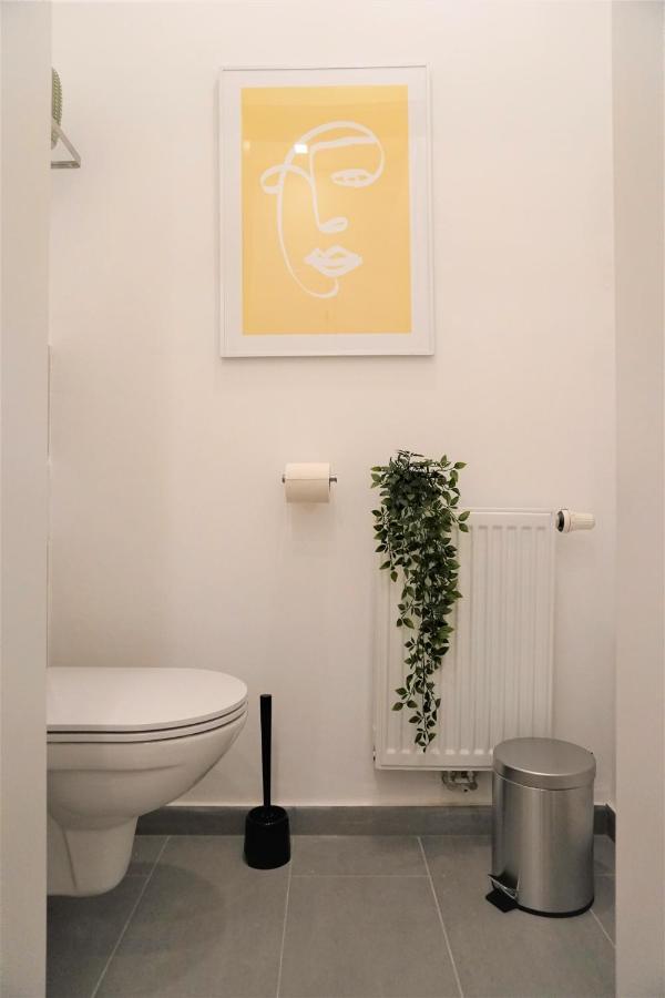 Modern 2Br Apartments - Full Kitchen - Schoenbrunn Area - 15 Mins To City Center Vienna Esterno foto