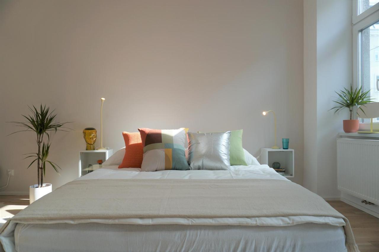 Modern 2Br Apartments - Full Kitchen - Schoenbrunn Area - 15 Mins To City Center Vienna Esterno foto